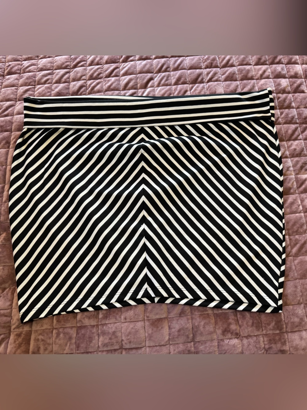 Torrid Size 5 Black White Chevron Stripe Stretch Pencil Skirt
